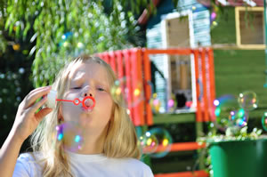 Kinderspielhaus aus Holz