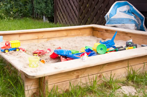 Sandkasten aus Holz